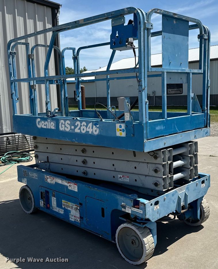 image for item NL9859 2005 Genie GS-2646 scissor lift