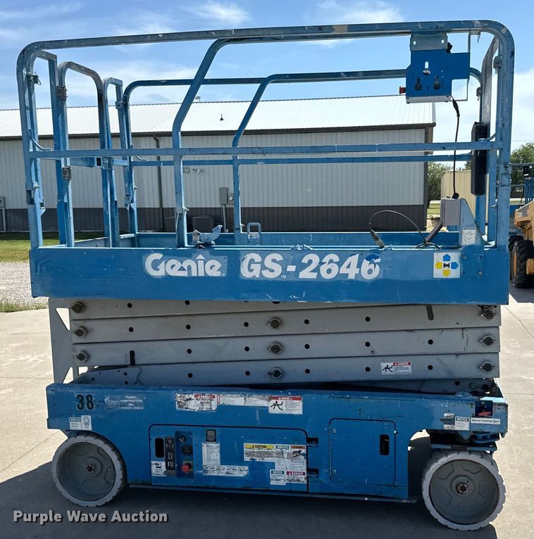 image for item NL9859 2005 Genie GS-2646 scissor lift