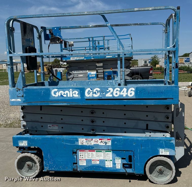image for item NL9859 2005 Genie GS-2646 scissor lift