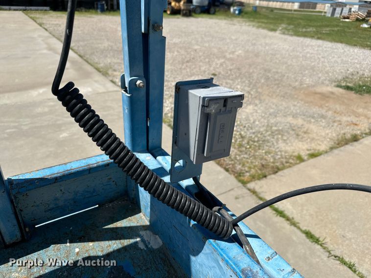 image for item NL9859 2005 Genie GS-2646 scissor lift