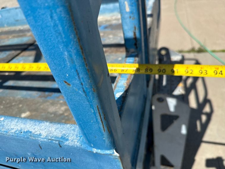 image for item NL9859 2005 Genie GS-2646 scissor lift