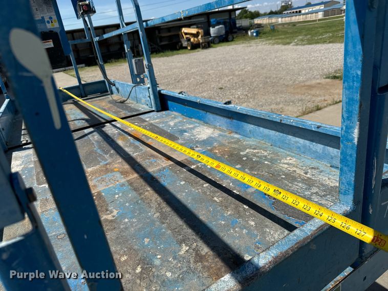 image for item NL9859 2005 Genie GS-2646 scissor lift