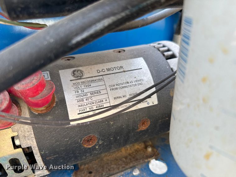 image for item NL9859 2005 Genie GS-2646 scissor lift