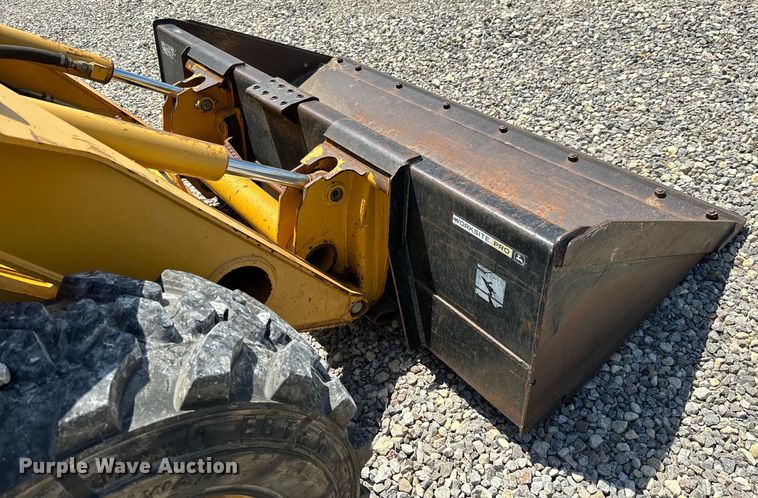 image for item NL9860 2005 John Deere 325 skid steer loader