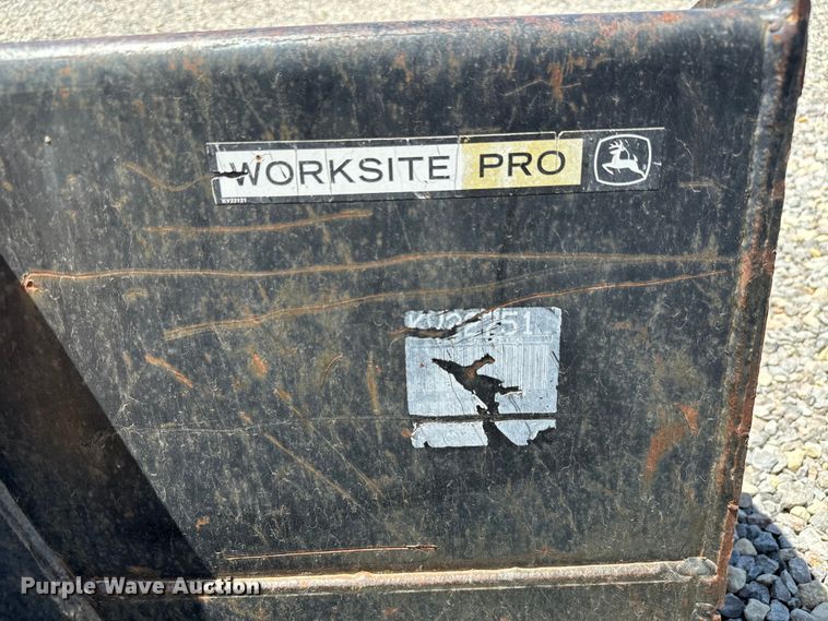 image for item NL9860 2005 John Deere 325 skid steer loader