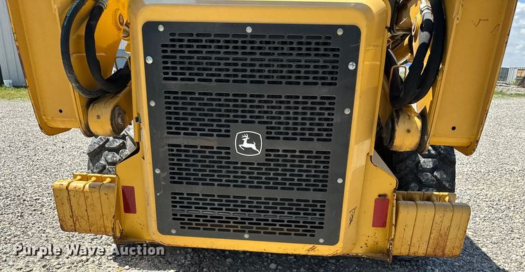 image for item NL9860 2005 John Deere 325 skid steer loader