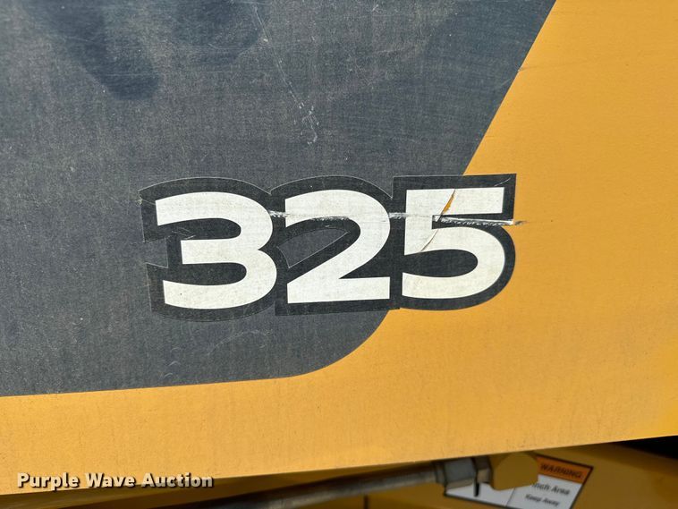 image for item NL9860 2005 John Deere 325 skid steer loader