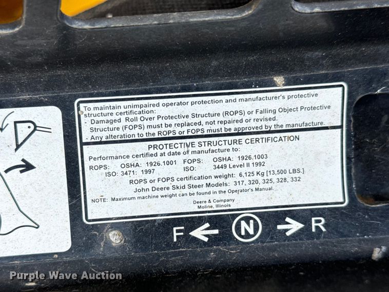 image for item NL9860 2005 John Deere 325 skid steer loader