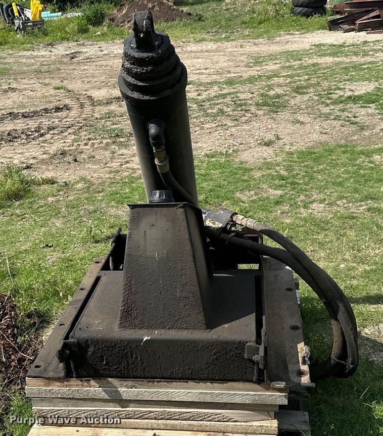 image for item NL9866 Ox Bodies 16FT 21YD dump bed