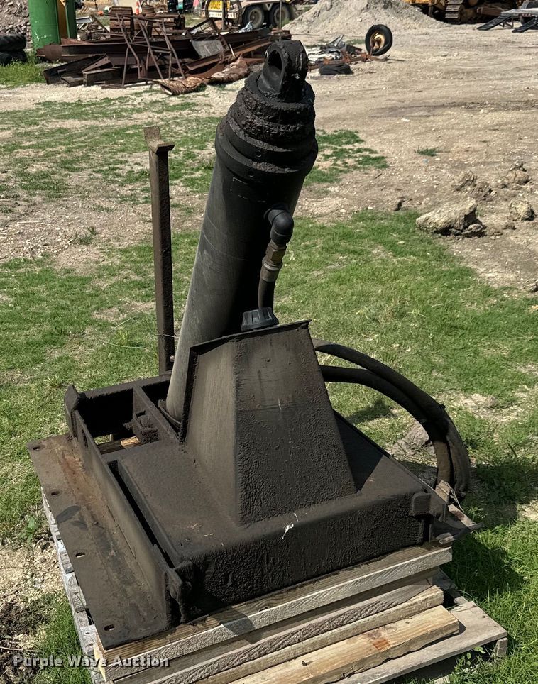 image for item NL9866 Ox Bodies 16FT 21YD dump bed