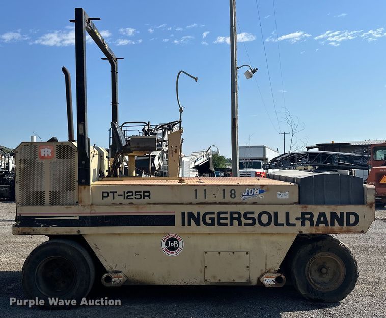 image for item NR9925 1993 Ingersoll Rand PT125R pneumatic roller