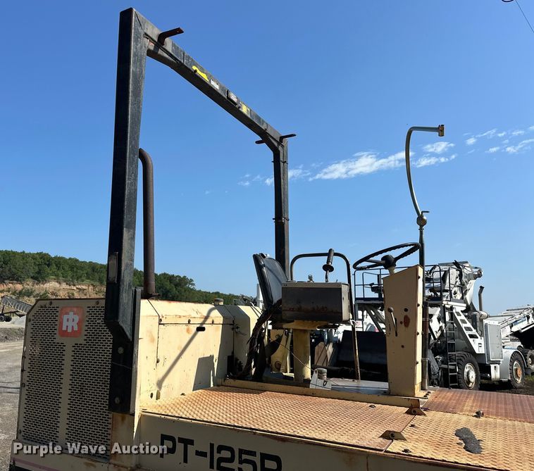 image for item NR9925 1993 Ingersoll Rand PT125R pneumatic roller