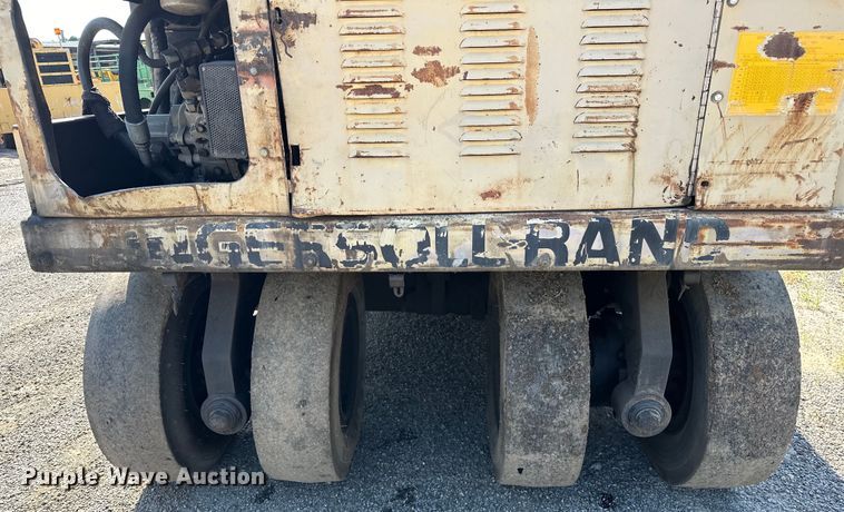 image for item NR9925 1993 Ingersoll Rand PT125R pneumatic roller