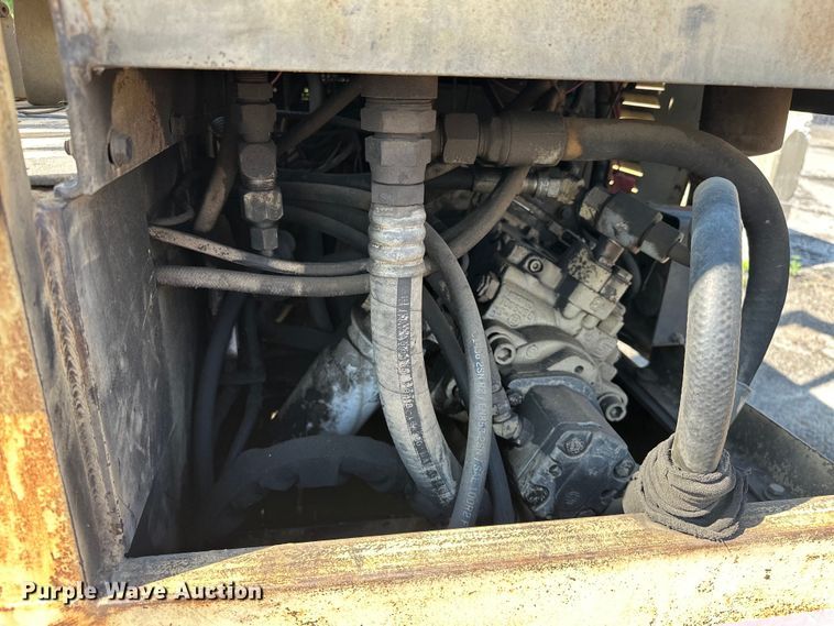 image for item NR9925 1993 Ingersoll Rand PT125R pneumatic roller