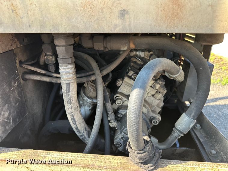 image for item NR9925 1993 Ingersoll Rand PT125R pneumatic roller