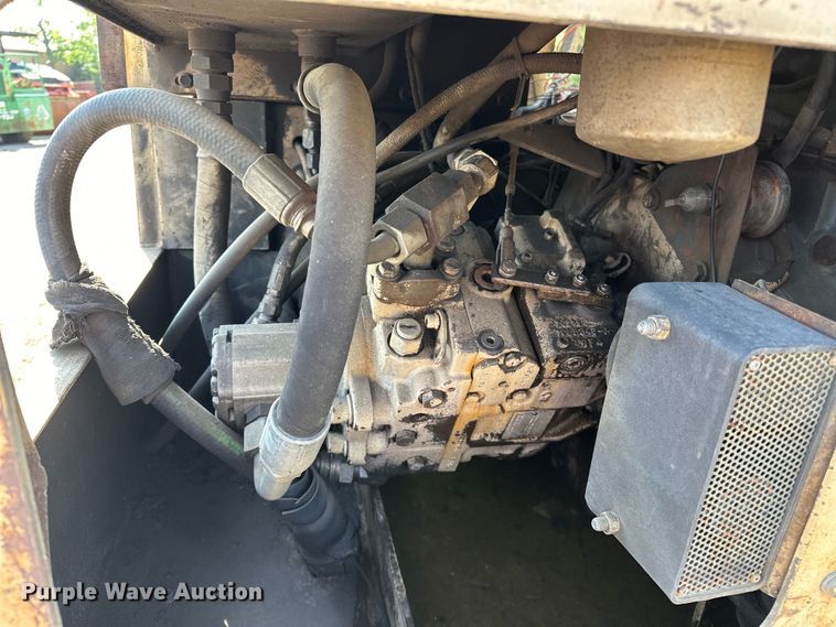 image for item NR9925 1993 Ingersoll Rand PT125R pneumatic roller