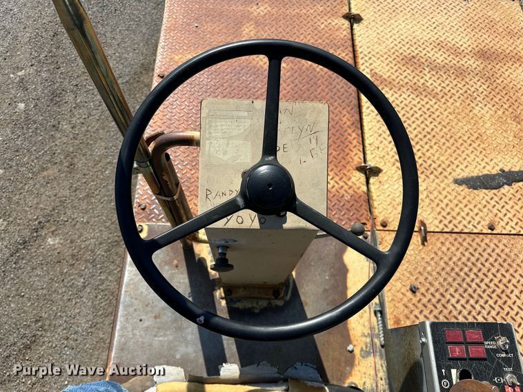 image for item NR9925 1993 Ingersoll Rand PT125R pneumatic roller