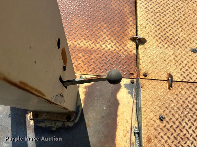 image for item NR9925 1993 Ingersoll Rand PT125R pneumatic roller