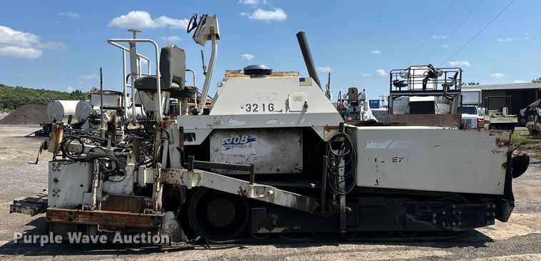 image for item NR9926 2004 Cedarapids  CR462 paver