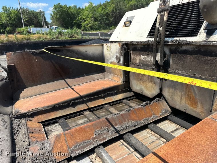 image for item NR9926 2004 Cedarapids  CR462 paver