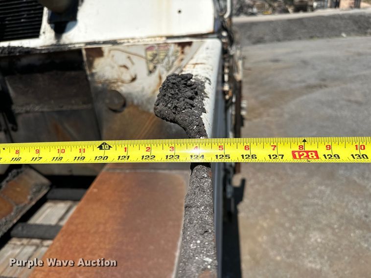 image for item NR9926 2004 Cedarapids  CR462 paver