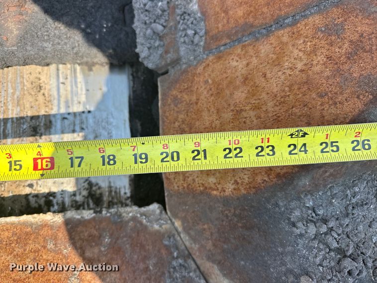 image for item NR9926 2004 Cedarapids  CR462 paver