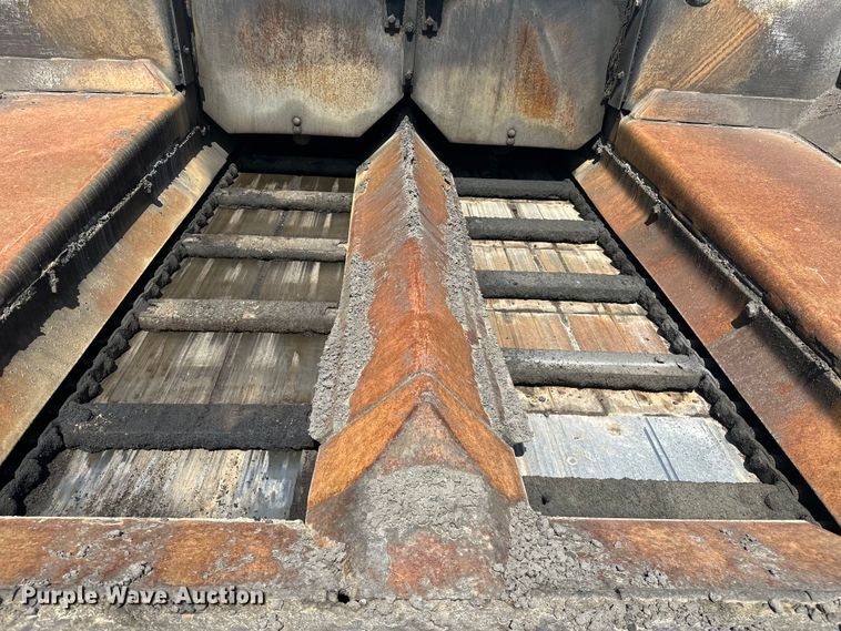 image for item NR9926 2004 Cedarapids  CR462 paver