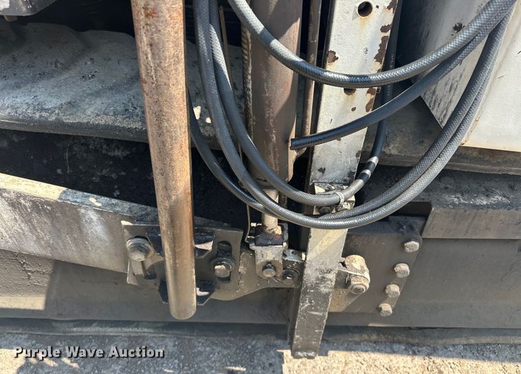 image for item NR9926 2004 Cedarapids  CR462 paver