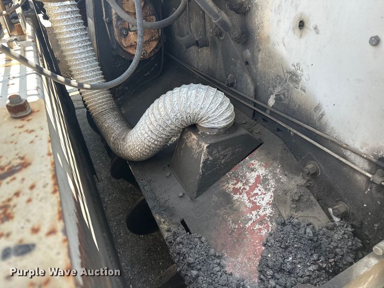 image for item NR9926 2004 Cedarapids  CR462 paver