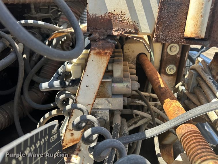 image for item NR9926 2004 Cedarapids  CR462 paver