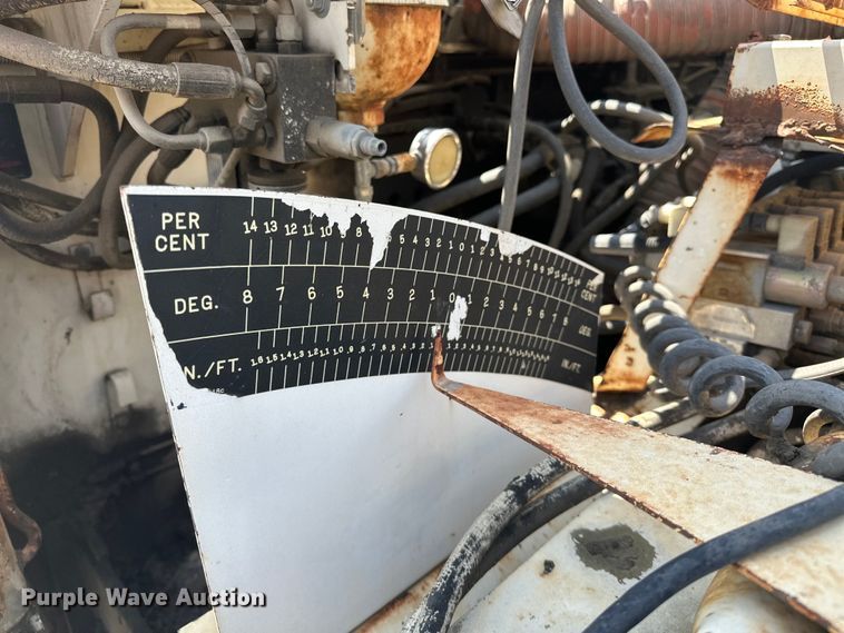 image for item NR9926 2004 Cedarapids  CR462 paver