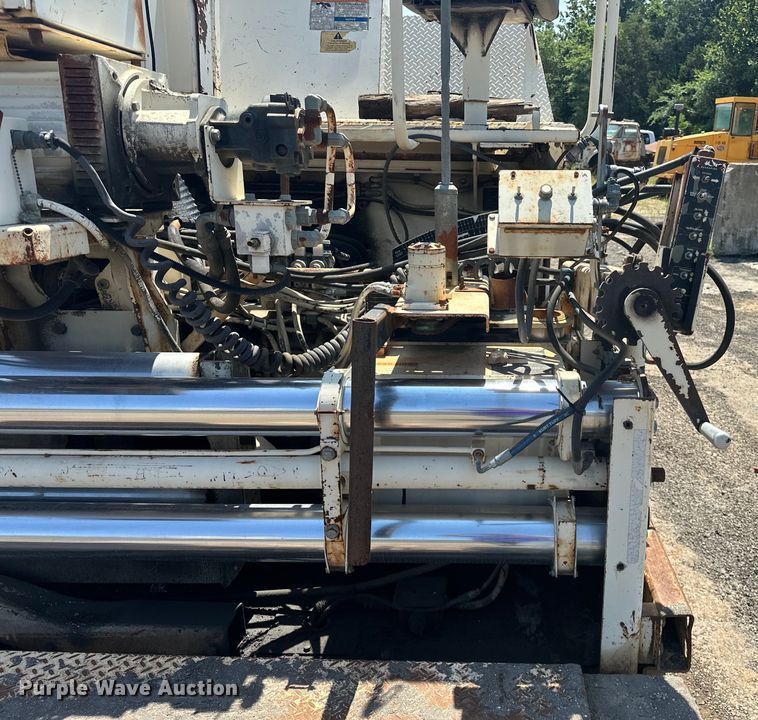 image for item NR9926 2004 Cedarapids  CR462 paver