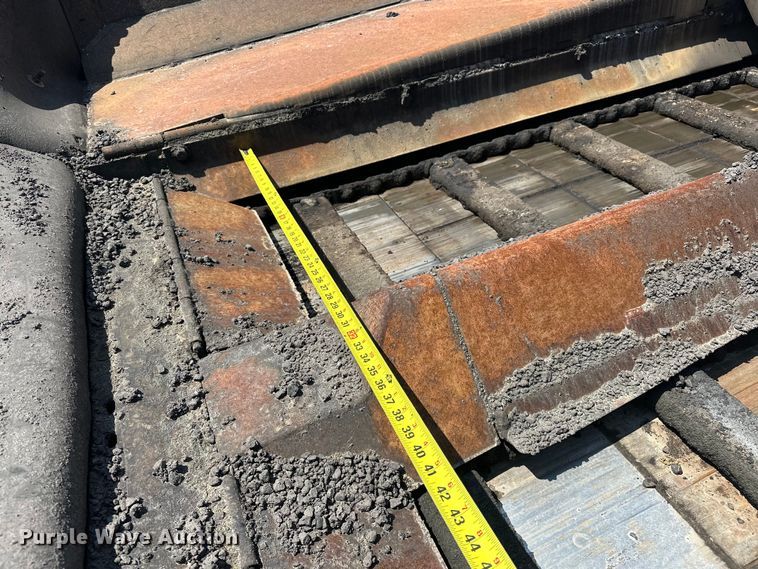 image for item NR9926 2004 Cedarapids  CR462 paver