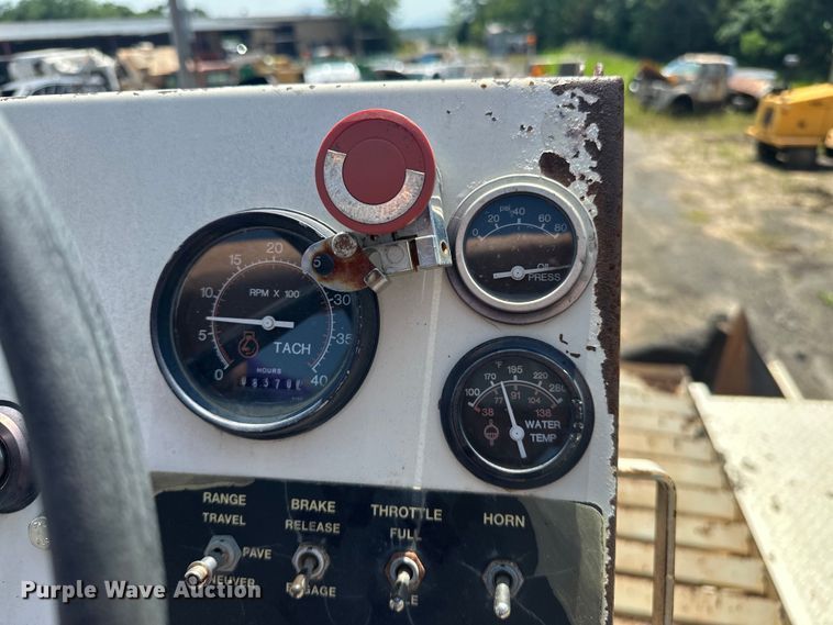 image for item NR9926 2004 Cedarapids  CR462 paver