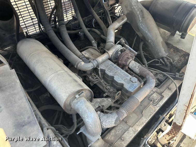 image for item NR9926 2004 Cedarapids  CR462 paver