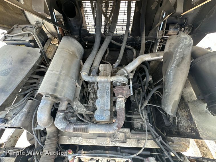 image for item NR9926 2004 Cedarapids  CR462 paver