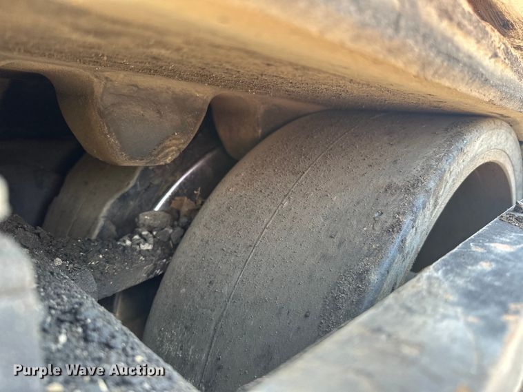 image for item NR9926 2004 Cedarapids  CR462 paver