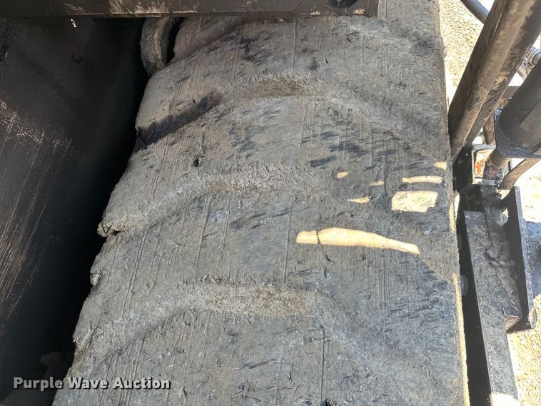 image for item NR9926 2004 Cedarapids  CR462 paver