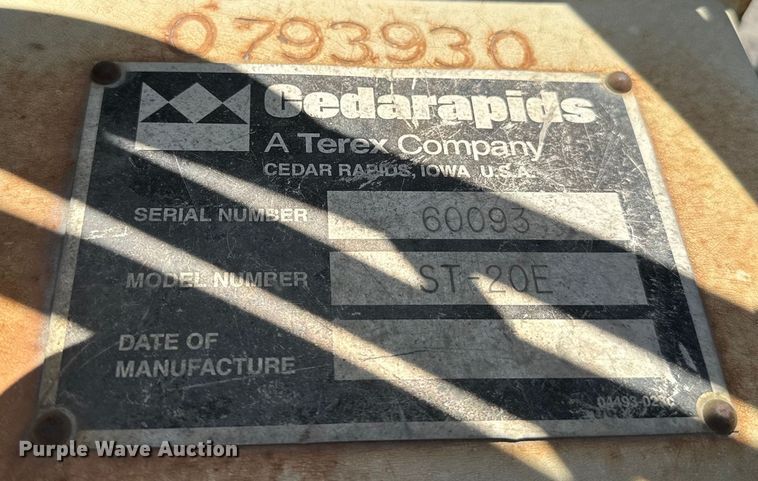 image for item NR9926 2004 Cedarapids  CR462 paver