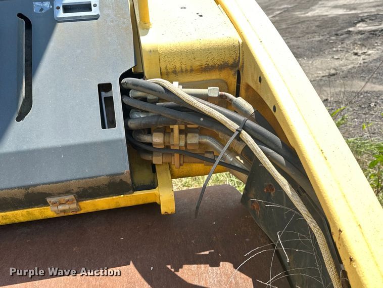 image for item NR9927 2006 Bomag BW190 AD-4 double drum vibratory roller