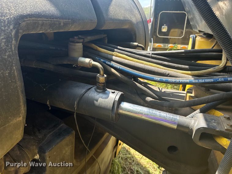 image for item NR9928 2005 Bomag BW190 AD-4 double drum vibratory roller