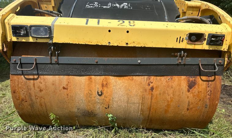 image for item NR9928 2005 Bomag BW190 AD-4 double drum vibratory roller