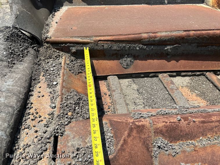 image for item NR9931 Cedarapids  CR361R paver