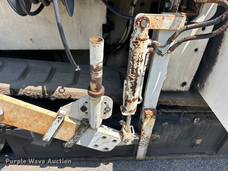 image for item NR9931 Cedarapids  CR361R paver