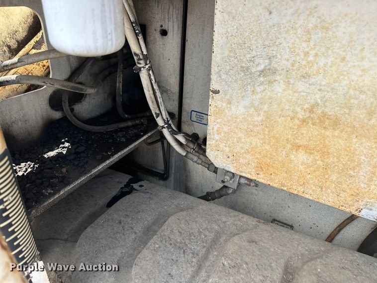 image for item NR9931 Cedarapids  CR361R paver