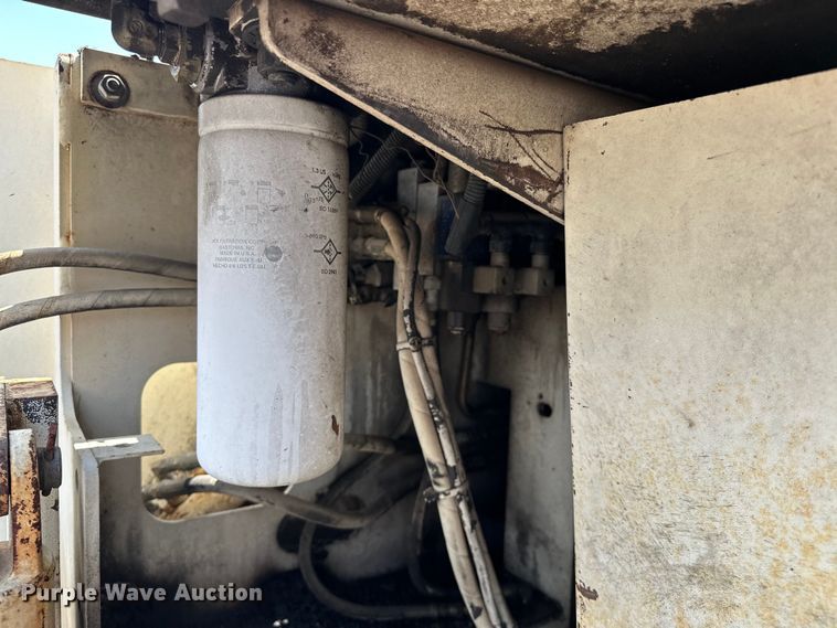 image for item NR9931 Cedarapids  CR361R paver