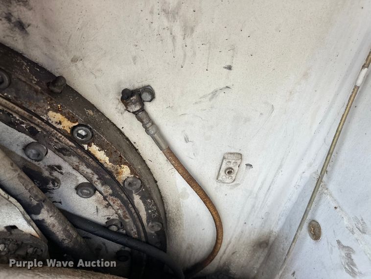 image for item NR9931 Cedarapids  CR361R paver