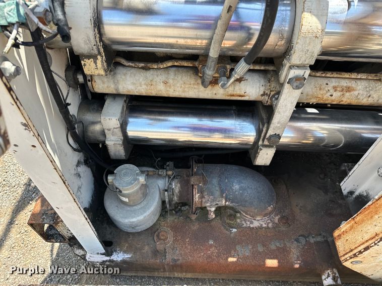 image for item NR9931 Cedarapids  CR361R paver