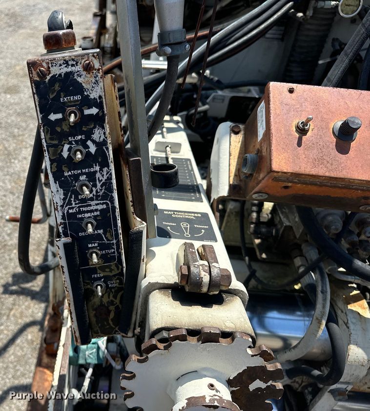 image for item NR9931 Cedarapids  CR361R paver