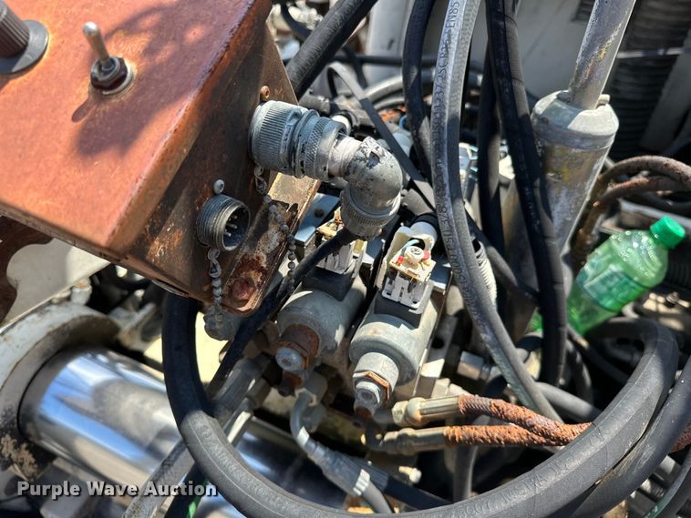 image for item NR9931 Cedarapids  CR361R paver